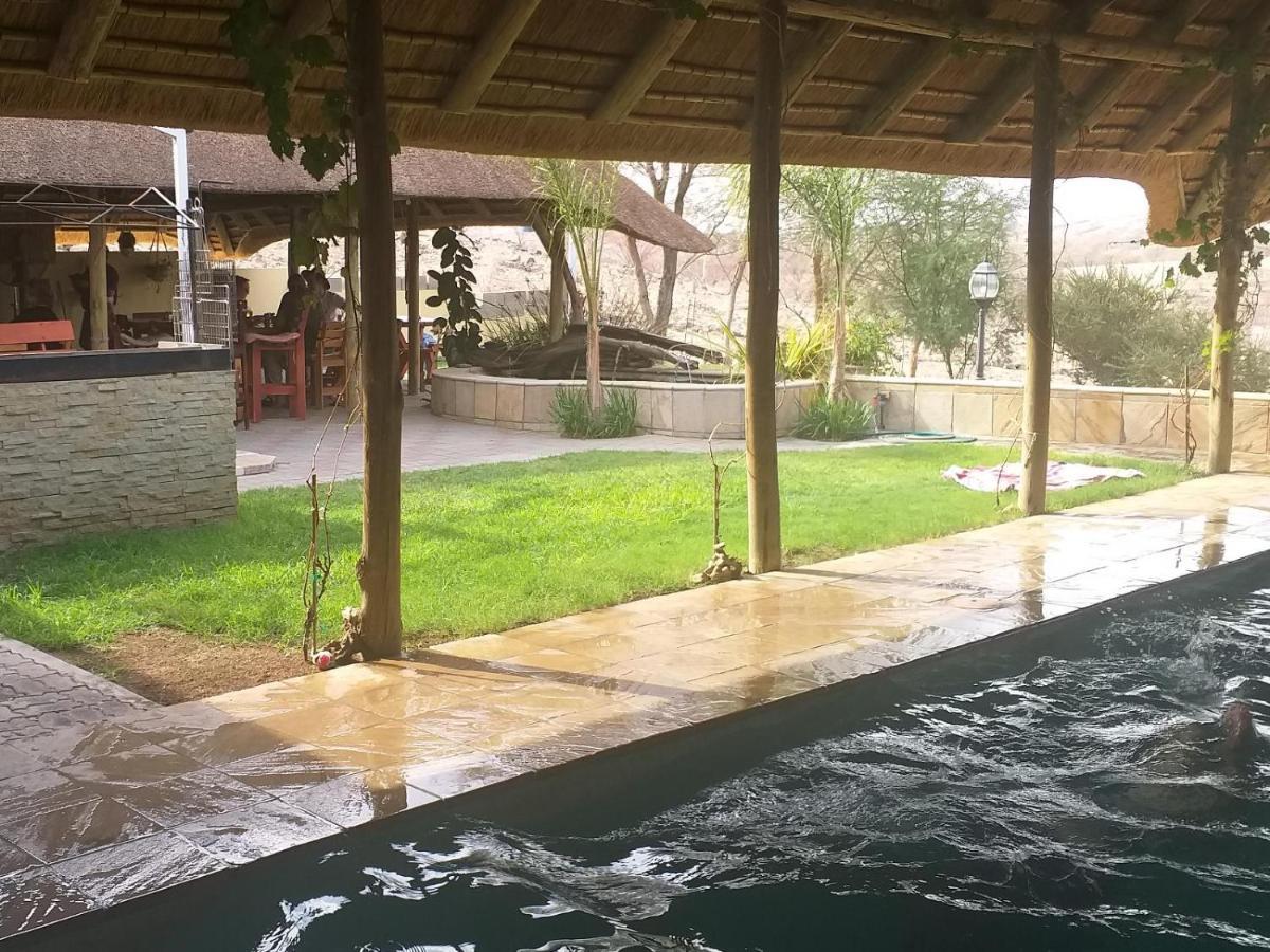 Hotel Uitkyk Guest Farm Usakos Esterno foto
