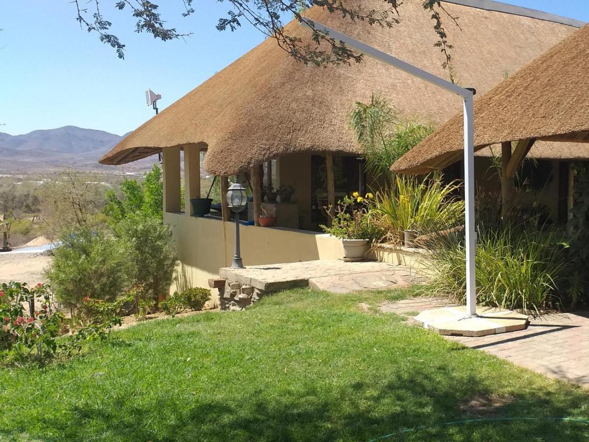 Hotel Uitkyk Guest Farm Usakos Esterno foto