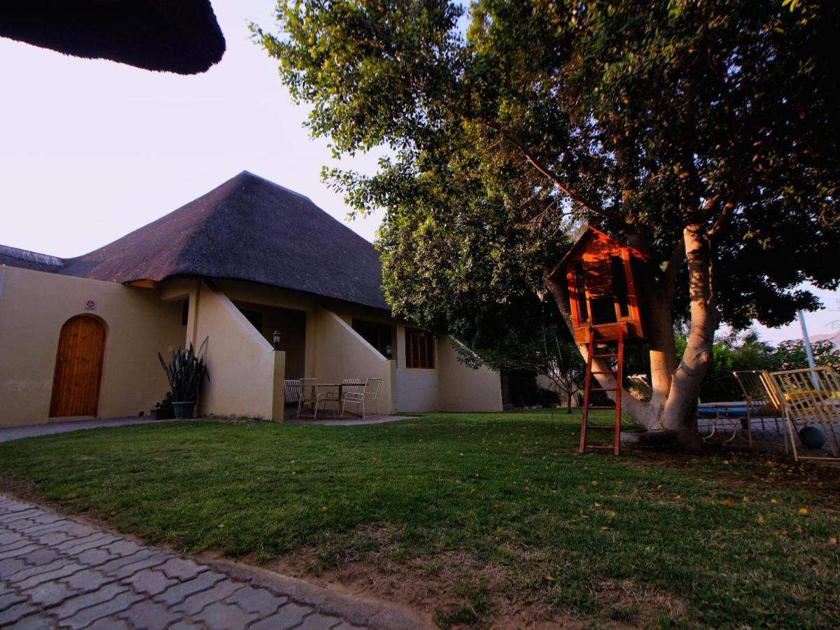 Hotel Uitkyk Guest Farm Usakos Esterno foto